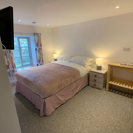 Swan House Tea Room And Bed & Breakfast Lydney Ngoại thất bức ảnh